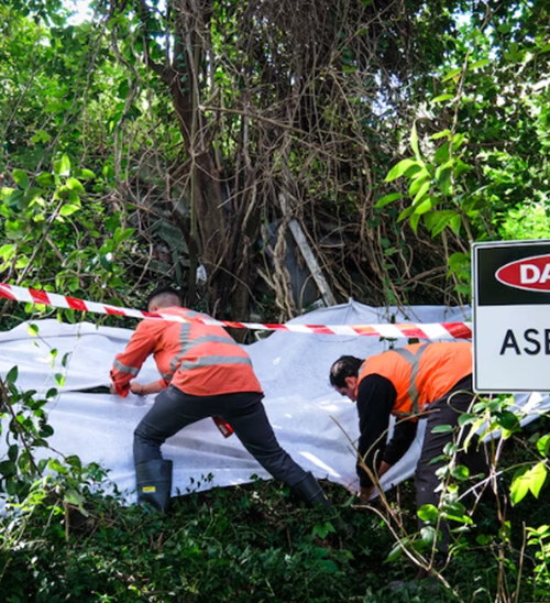 澳洲居民区居然出现强致癌物, 就堆在路边没人管! 看到这东西千万别碰