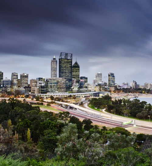 不降息! 刚刚, 澳央行官宣: 利率不变! 房价创纪录新高, 越来越多人撑不住…