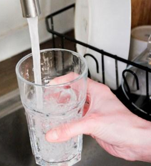 烧开也没用! 澳洲自来水最新检测出现21种永久致癌物, 可能还有致命寄生虫!