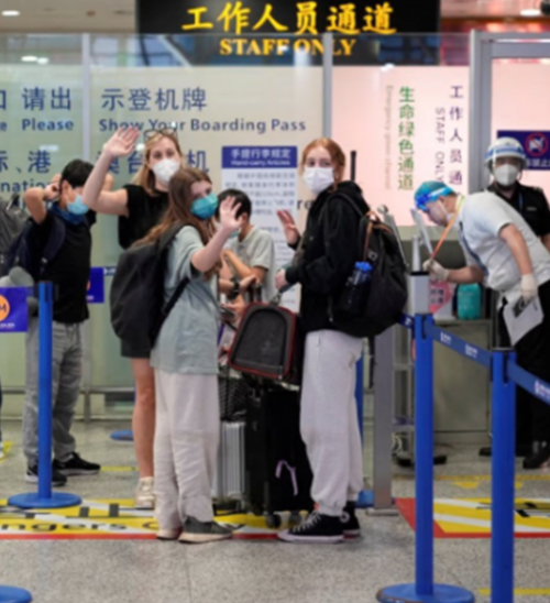 1岁澳籍华人小孩回国探亲, 竟成非法居留! 全因父母这个疏忽...